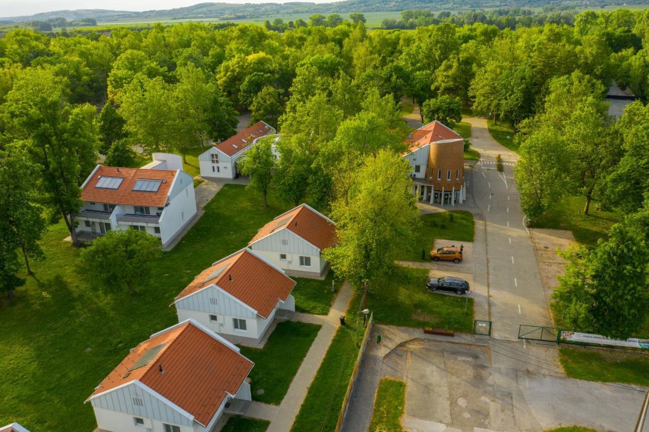 Termal Kemping Apartmanok Es Bungalok Harkány Eksteriør bilde