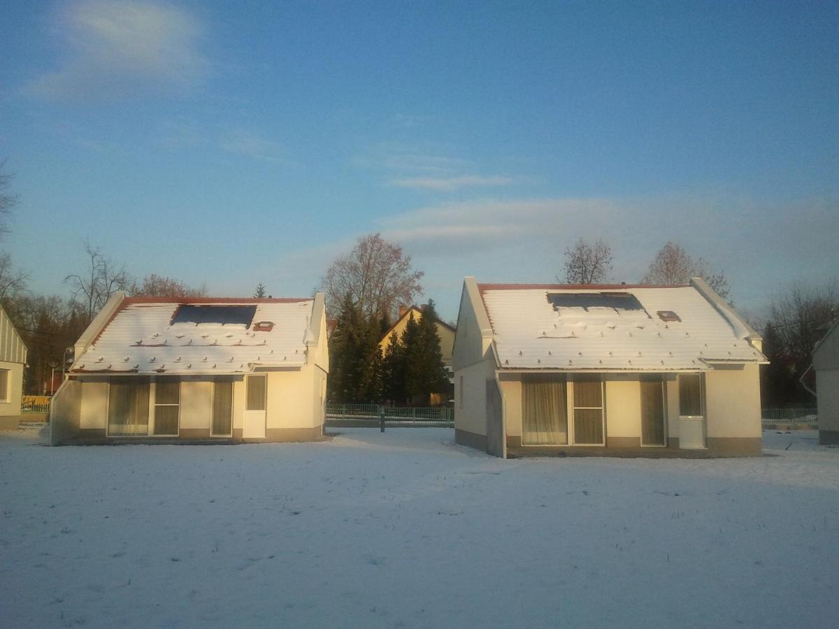 Termal Kemping Apartmanok Es Bungalok Harkány Rom bilde