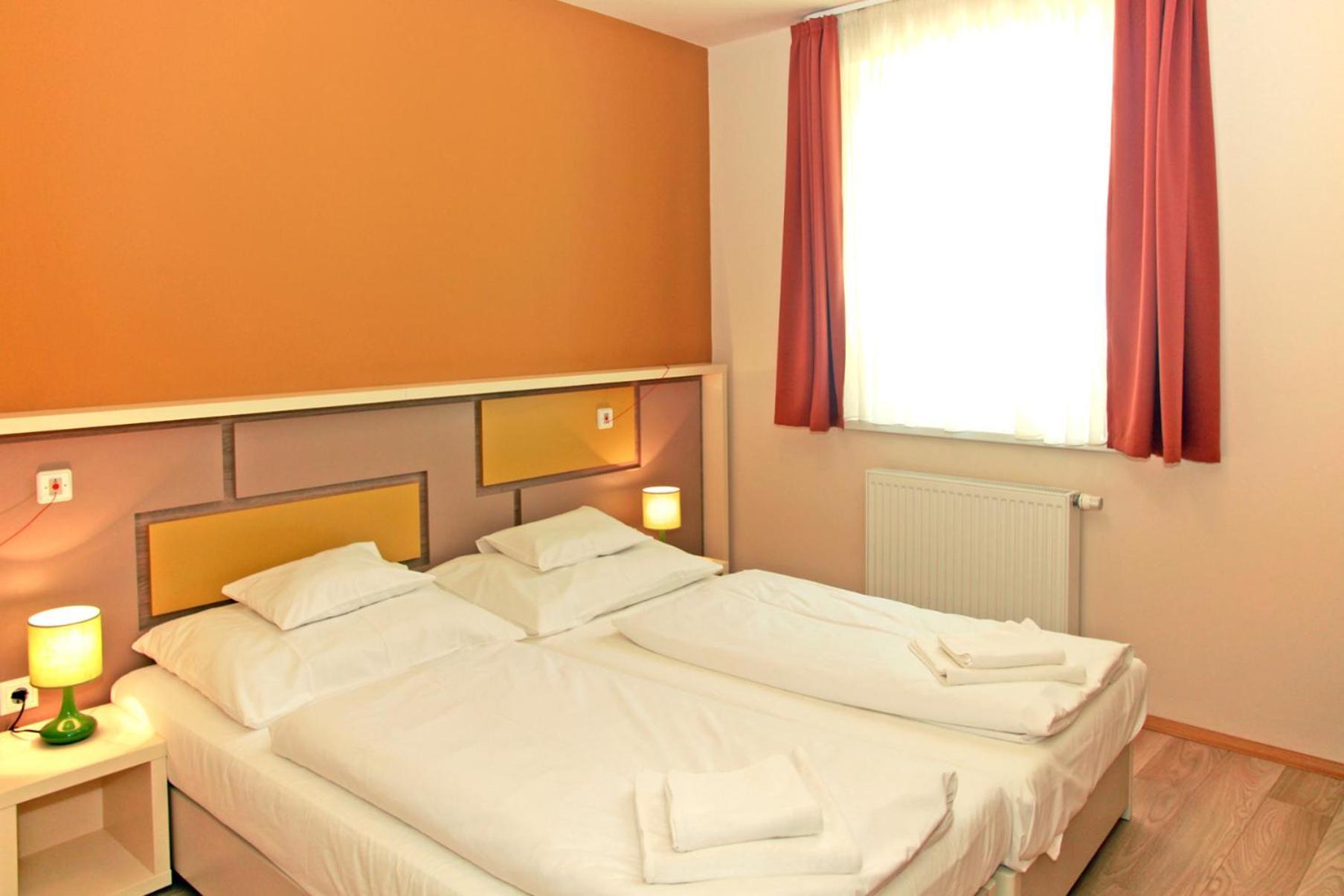 Termal Kemping Apartmanok Es Bungalok Harkány Rom bilde