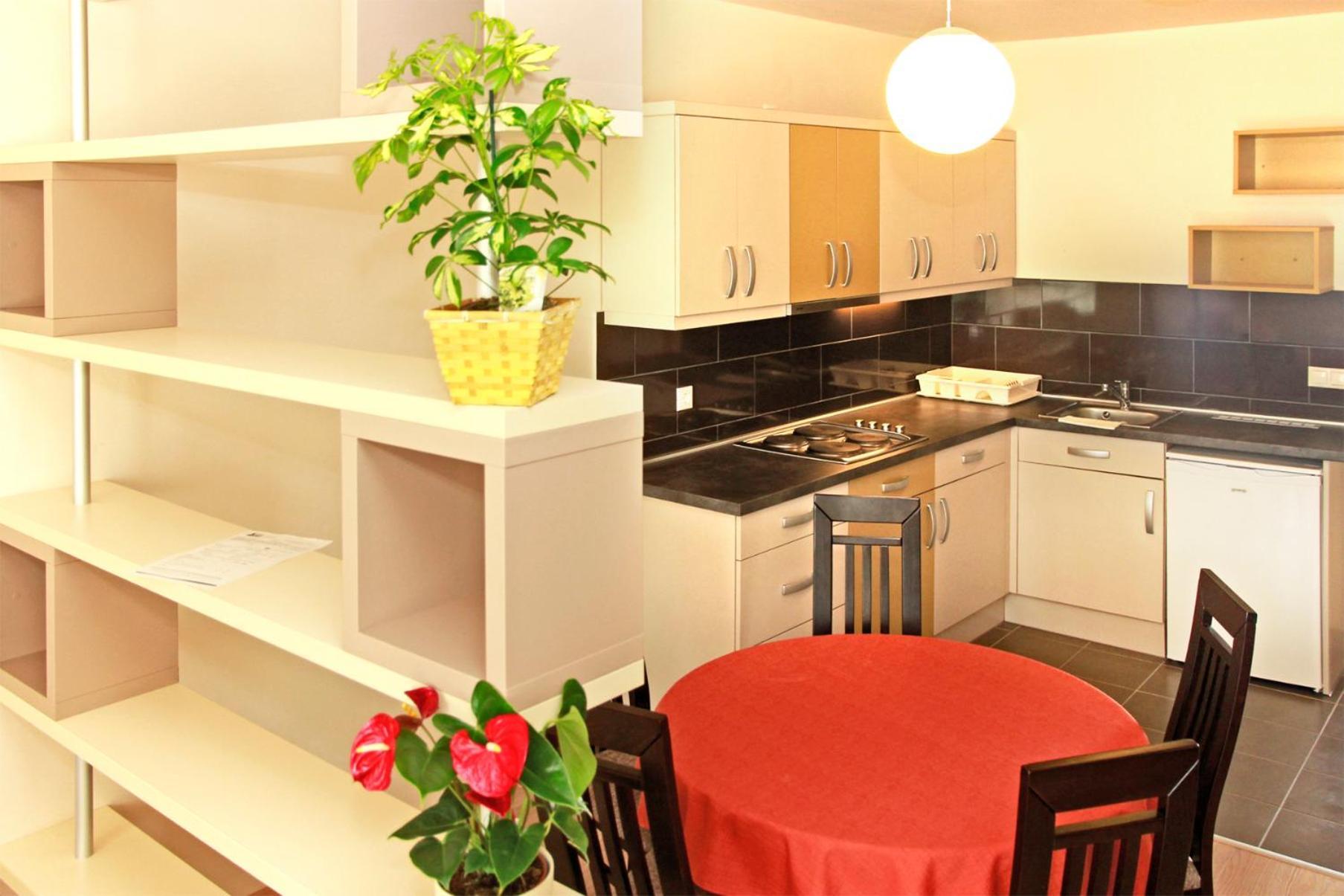 Termal Kemping Apartmanok Es Bungalok Harkány Rom bilde